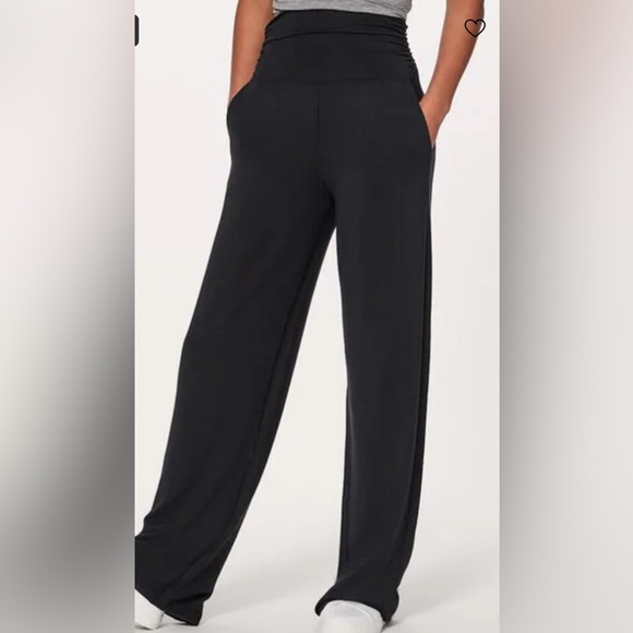 Lululemon Take It Easy Pant (31"), black, size 4, MSRP $108 - Picture 4 of 15